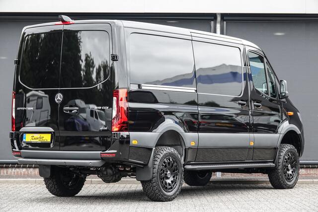 Mercedes-Benz SPRINTER 4x4 319Cdi 190Pk 9G-tronic | L2H1 | 2xSchuifdeur | 4WD | AWD | Bullbar | Treeplanken | 19'' All Terrain | Obsidian Black