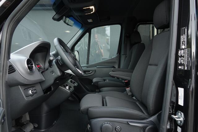 Mercedes-Benz SPRINTER 4x4 319Cdi 190Pk 9G-tronic | L2H1 | Dubbele Cabine | 2x Schuifdeur | 4WD | AWD | Bullbar | Treeplanken | 18'' All Terrain | Obsidian Black