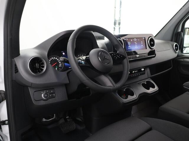 Mercedes-Benz SPRINTER 315 | Aut. | L2 H2 | RWD | PRO | 3500 KG. AHW | Airco | Cruise Control | 3500 KG. AHW | Carplay / Android Auto | Dodehoekassistent | Lane-Assist | Multifunctioneel Stuurwiel | 3-zits |