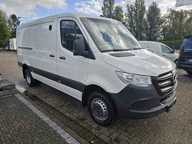 Mercedes-Benz SPRINTER 517 CDI L2-H1 Handgeschakeld * Camera * Trekhaak 3,5t *