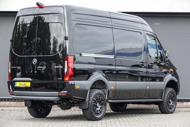 Mercedes-Benz SPRINTER 4x4 319Cdi 190Pk 9G-tronic | L2H2 | 2x Schuifdeur | 4WD | AWD | Bullbar | Treeplanken | 18'' All Terrain | Obsidian Black