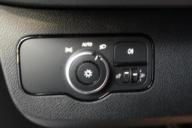 Mercedes-Benz SPRINTER 211 1.9 CDI L2H2 FWD Automaat Airco Cruise Control Navi Trekhaak Imperiaal