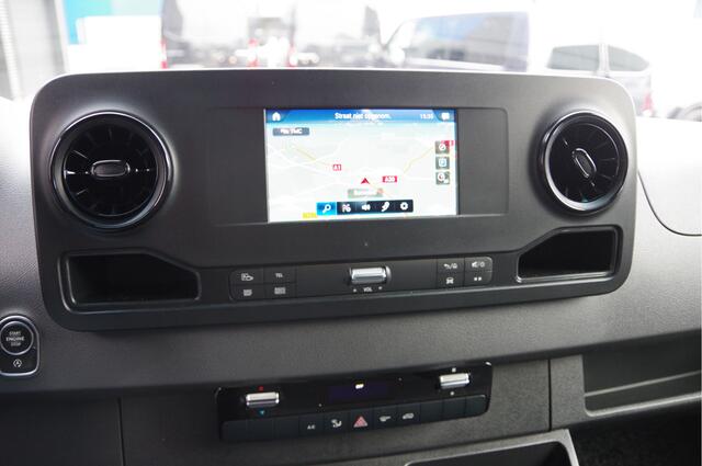 Mercedes-Benz SPRINTER 315 1.9 CDI L1H1 AUT. LEDER, TREKHAAK, CAMERA, NAVI, CRUISE, CLIMA, NL AUTO, NAP STAAT NIET ONLINE, BUMPERS SPUITEN