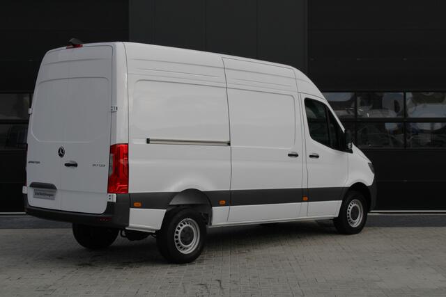 Mercedes-Benz SPRINTER 317CDI L2H2 Pro - Mbux 10 - Camera - Carplay - Bind spot - Cruise - Smartphone integratie - Rijklaar