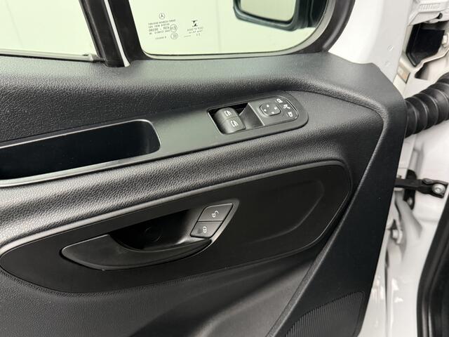 Mercedes-Benz SPRINTER Rolstoelvervoer | 9-Persoons | Rolstoellift | Touchscreen | Voorinstap | Prijs Incl BTW en BPM