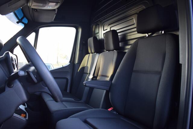 Mercedes-Benz SPRINTER 317 1.9 CDI L2H2 RWD | Apple CarPlay | Camera | 18" LM | Side Bars