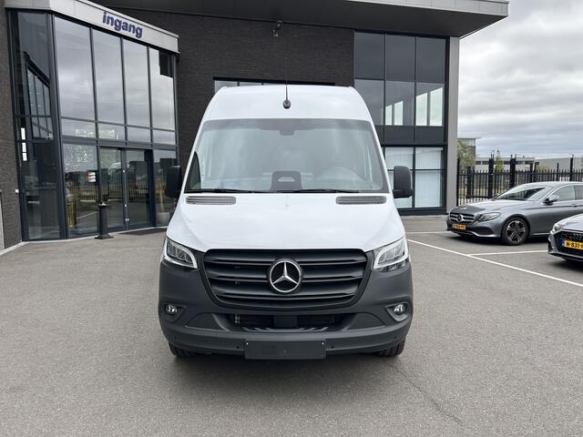 Mercedes-Benz SPRINTER 317 CDI L2 H2 Pro LED / MBUX / Navigatie / Camera / Parkeersensoren / Cruise control / Airco / 270 Graden achterdeuren