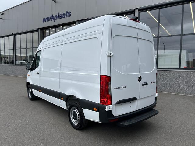 Mercedes-Benz SPRINTER 317 CDI L2 H2 Pro LED / MBUX / Navigatie / Camera / Parkeersensoren / Cruise control / Airco / 270 Graden achterdeuren