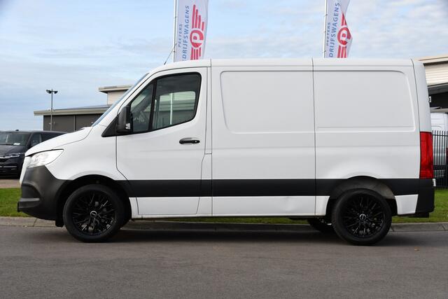 Mercedes-Benz SPRINTER 211 2.2 CDI L1H1 PB Edition Camera, Cruise, Carplay, Stoelverwarming, Trekhaak, Automaat, Mbux, Uniek!
