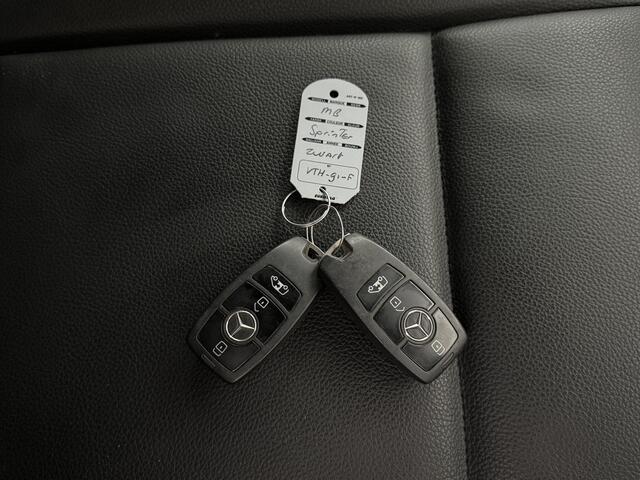 Mercedes-Benz SPRINTER 319CDI 9G-Tronic Automaat L2H2 RWD Exclusive | Leder | 2xSchuifdeur | 10" Touchscreen | Navigatie | Camera | Airco | Cruise