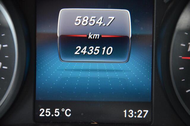 Mercedes-Benz V-KLASSE 300d Extra Lang DC Avantgarde Edition Automaat/Navi/Led/Leder/Camera/Afnb-Trekhaak/Cr-Controle/Privacy-Glass/17-Inch Lmv