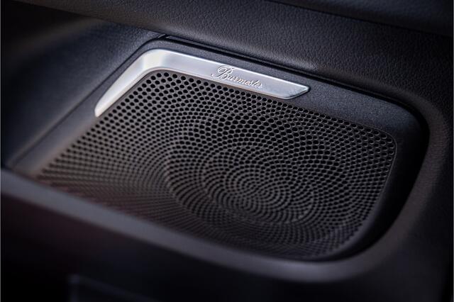 Mercedes-Benz V-KLASSE 300d Extra Lang L3 DC AMG LIne Luchtvering Burmester Elektrische Deuren Stoelventilatie