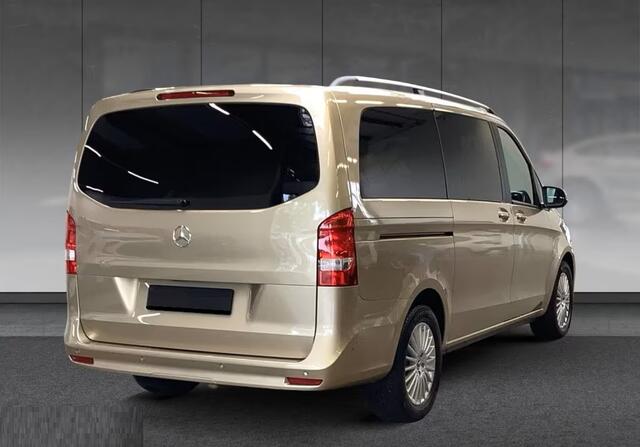 Mercedes-Benz V-KLASSE 220d L2 Grijs Kenteken Nieuw Model Distronic Trekhaak Camera Stoelverwarming Stuurverwarming