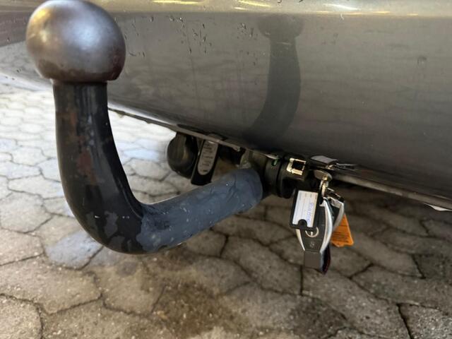 Mercedes-Benz V-KLASSE V220D LANG DC 2017 grijs kenteken