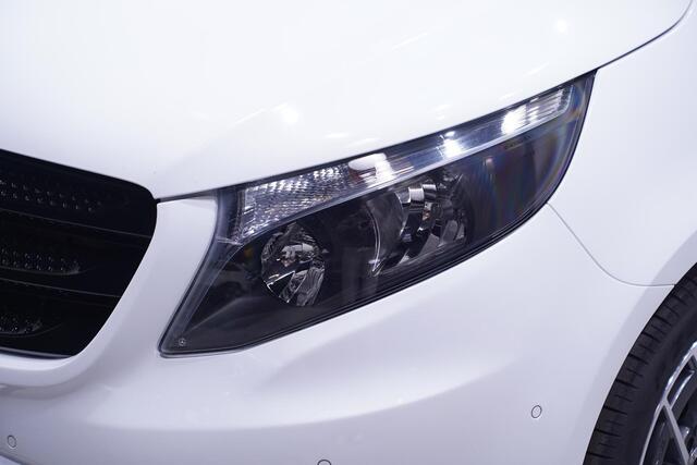 Mercedes-Benz VITO 116 CDI 163 pk XL Black&White Edition Navi, 19" AMG Wielen, Camera, Spoiler Pakket, PDC V+A, Laadruimte Pakket, 3-Zits