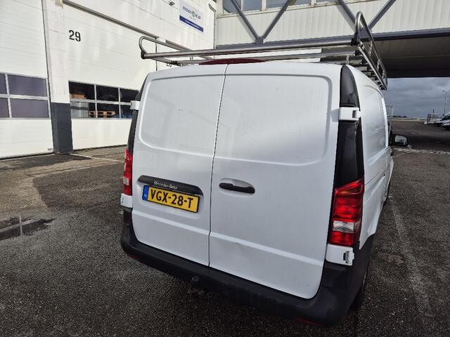 Mercedes-Benz VITO 110 CDI Lang navi trekhaak imperiaal voorbumper, airbags stuk normaal rijdbaar