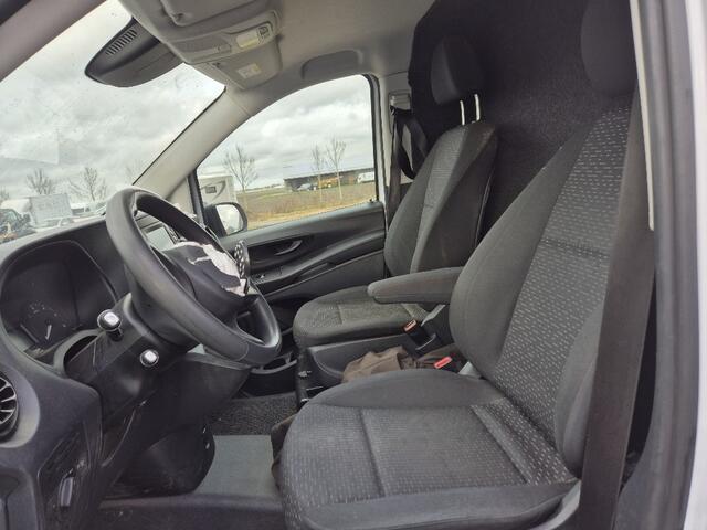Mercedes-Benz VITO 110 CDI Lang navi trekhaak imperiaal voorbumper, airbags stuk normaal rijdbaar