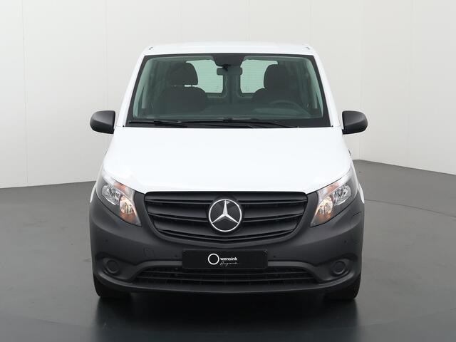 Mercedes-Benz VITO eVito Bestelwagen 66 kWh L2 | Navigatie | Parkeercamera | Stoelverwarming | Lederen stuurwiel