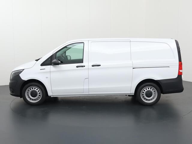 Mercedes-Benz VITO eVito Bestelwagen 66 kWh L2 | Navigatie | Parkeercamera | Stoelverwarming | Lederen stuurwiel