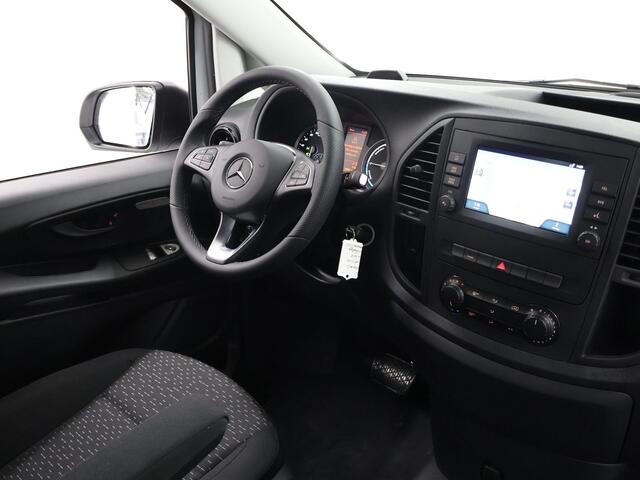 Mercedes-Benz VITO eVito Bestelwagen 66 kWh L2 | Navigatie | Parkeercamera | Stoelverwarming | Lederen stuurwiel