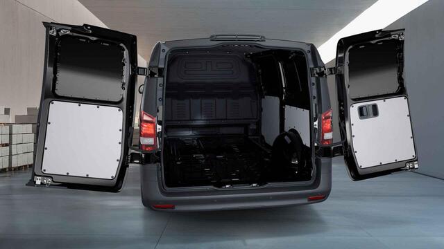Mercedes-Benz VITO eVito 112 L2 66 kWh