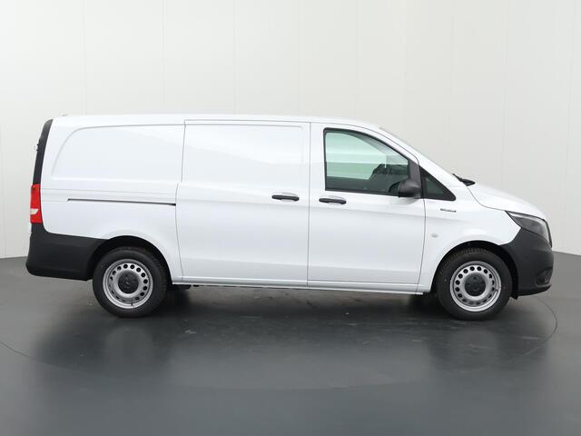 Mercedes-Benz VITO eVito Bestelwagen 66 kWh L2 | Navigatie | Parkeercamera | Stoelverwarming | Cruise control