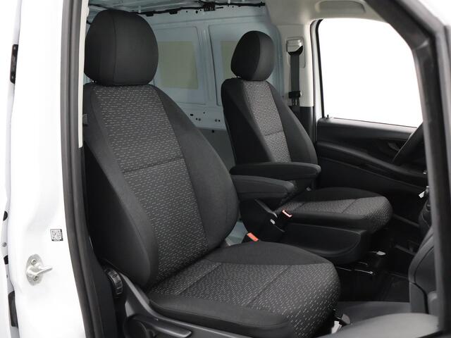 Mercedes-Benz VITO eVito Bestelwagen 66 kWh L2 | Navigatie | Parkeercamera | Stoelverwarming | Cruise control