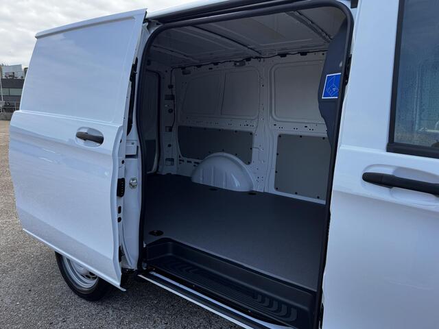 Mercedes-Benz VITO eVito Lang 66 kWh Mercedes-Benz eVito eVito 112 L2 60 kWh