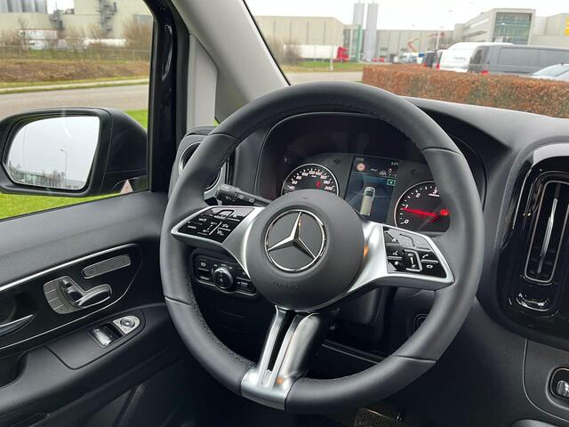 Mercedes-Benz VITO 119 CDI L2 Select Dubbele Cabine | 19 inch | Leer Mercedes-Benz Vito 119 CDI L2 Select Dubbele Cabine | 20 inch | Leer | Luchtvering | Rij-assistent Pakket Plus | 2500kg Trekhaak | Elektrisch Verstelbare Stoelen met Memory | ETCETERA....