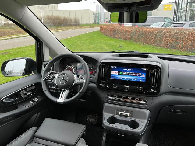 Mercedes-Benz VITO 119 CDI L2 Select Dubbele Cabine | 19 inch | Leer Mercedes-Benz Vito 119 CDI L2 Select Dubbele Cabine | 20 inch | Leer | Luchtvering | Rij-assistent Pakket Plus | 2500kg Trekhaak | Elektrisch Verstelbare Stoelen met Memory | ETCETERA....