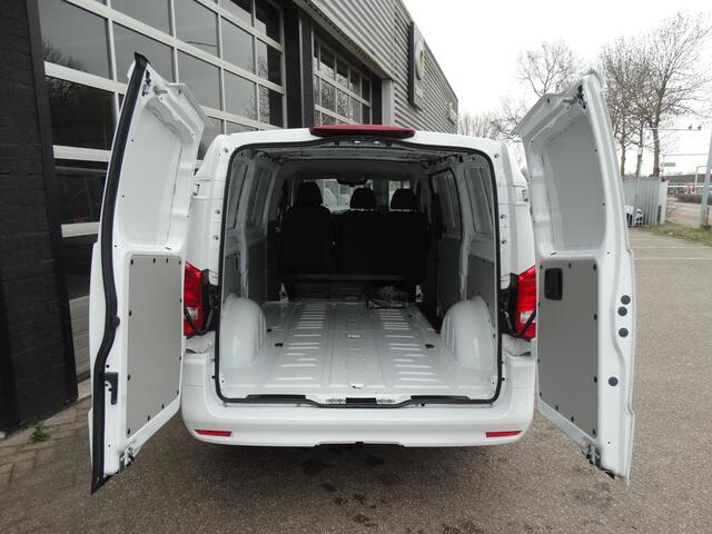 Mercedes-Benz VITO eVito 112 L2 60 kWh Mercedes-Benz eVito eVito 112 L2 66 kWh