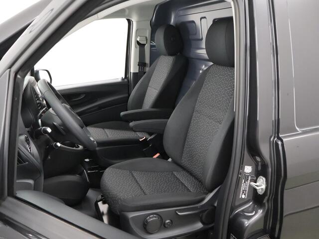 Mercedes-Benz VITO eVito 66 kWh LONG RANGE L3 | Sport Edtion | Styling Pakket | Navigatie | Cruise Control | Led Koplampen | Metallic | NIEUW!
