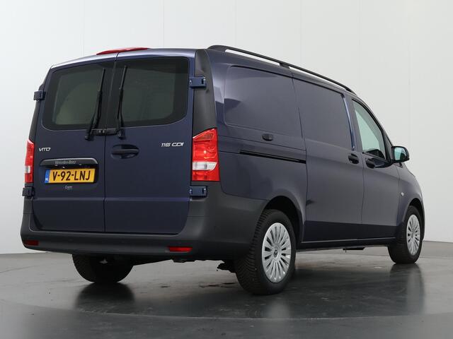 Mercedes-Benz VITO 116 CDI Aut. | L2 | Pro Automaat | Cruise control | Distronic Plus | Tweezitsbank | Airco | Dodehoek Assistent | Laadruimte bekleding | Achterdeuren 270 | Trekhaak AHW 2500 kg |