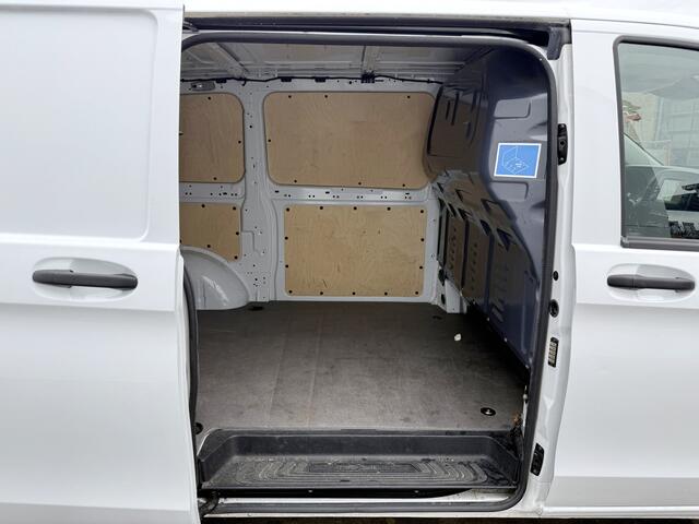 Mercedes-Benz VITO eVito 112 66 kWh Elektrisch 66kWh 280km WLTP Snelladen Climate Control Camera Parkeersensoren voor achter Stoelverwarming