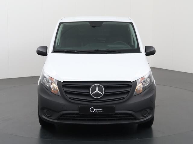 Mercedes-Benz VITO eVito 66 kWh | L2 | AUT. | AIRCO | STOELVERWARMING | BIJRIJDERSBANK | ACHTERDEUREN | 284 WLTP | LEREN STUURWIEL | MULTIFUCTIONEEL STUURWIEL | DAB+ | CHROOM INTERIEUR PAKKET | REGENSENSOR