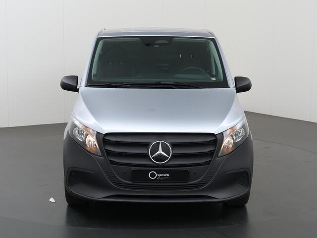 Mercedes-Benz VITO 116 CDI L2 PRO Automaat | 2500 KG TREKHAAK AHW | STOELVERWARMING | PARKEERCAMERA | DODEHOEKASSISTENT | SPOORASSISTENT | BIJRIJDERSBANK | METALLIC
