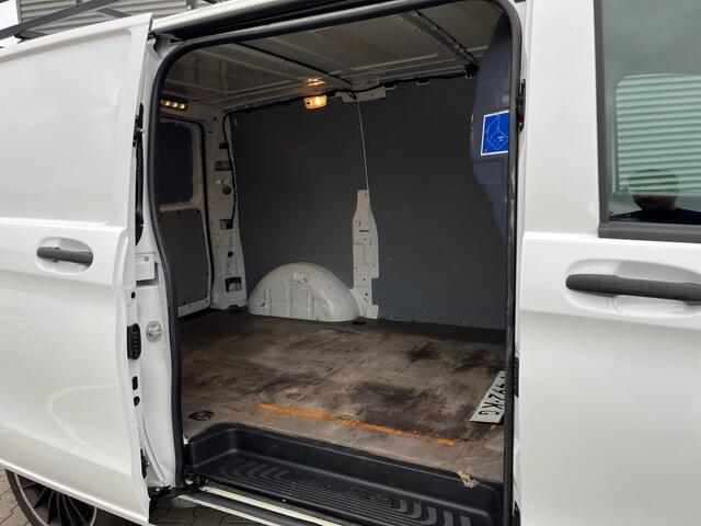 Mercedes-Benz VITO 111 CDI Lang / Business Professional Plus / / Imperial / Towbar