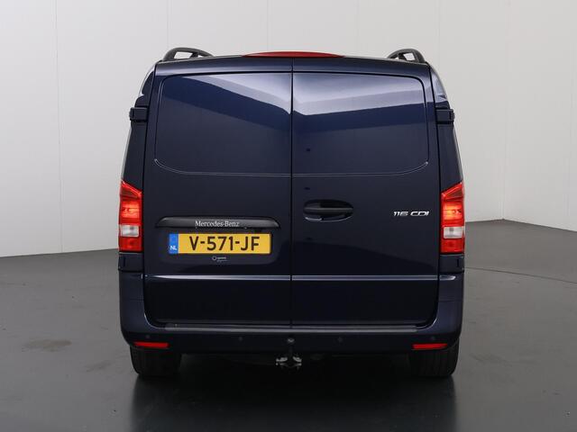 Mercedes-Benz VITO 116 CDI | AUT. | L2 LANG | | 3-ZITS | NAVIGATIE | LEREN STUURWIEL | 2500KG TREKHAAK | BETIMMERDE LAADRUIMTE | ACHTERDEUREN | CLIMATE CONTROL | SIDEBARS