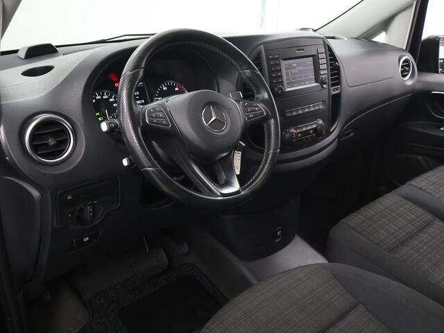 Mercedes-Benz VITO 116 CDI | AUT. | L2 LANG | | 3-ZITS | NAVIGATIE | LEREN STUURWIEL | 2500KG TREKHAAK | BETIMMERDE LAADRUIMTE | ACHTERDEUREN | CLIMATE CONTROL | SIDEBARS