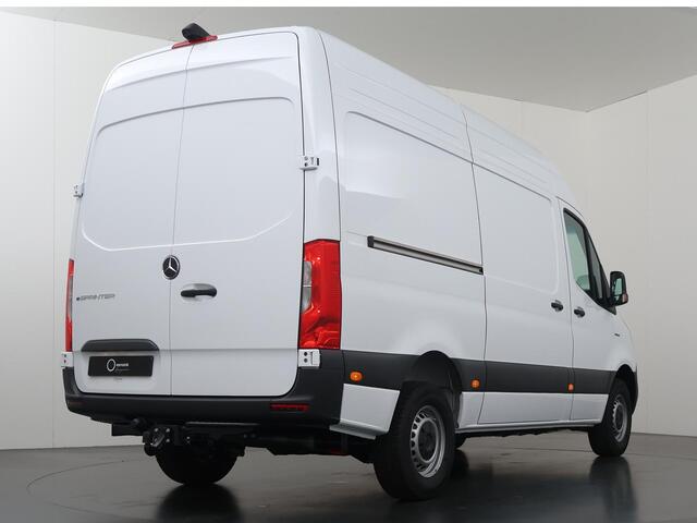 Mercedes-Benz eSprinter 314 L2H2 RWD PRO | 100% elektrisch | 300km Range | Snelladen | 2000kg trekken