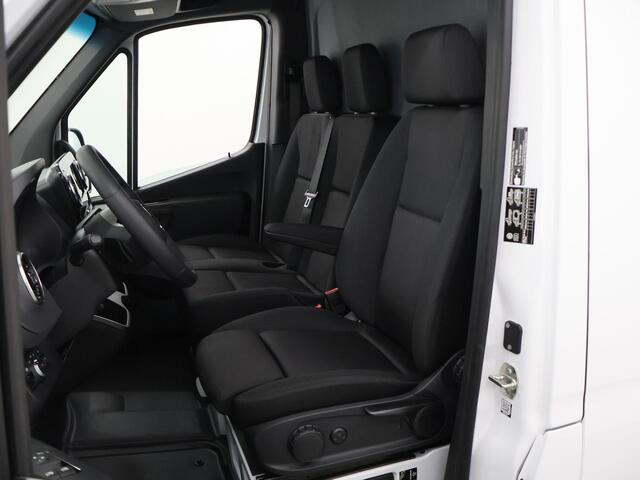 Mercedes-Benz eSprinter 314 L2 H2 PRO | 56 kWh | 100% elektrisch | 2000kg Trekhaak | 115Kw/u DC Snelladen | Smartphone integratie pakket | Carplay | Camera |