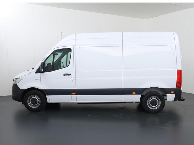 Mercedes-Benz eSprinter L2 H2 | 55 kWh | Parkeercamera | Bluetooth | Stoelverwarming | Keyless Go | Certified