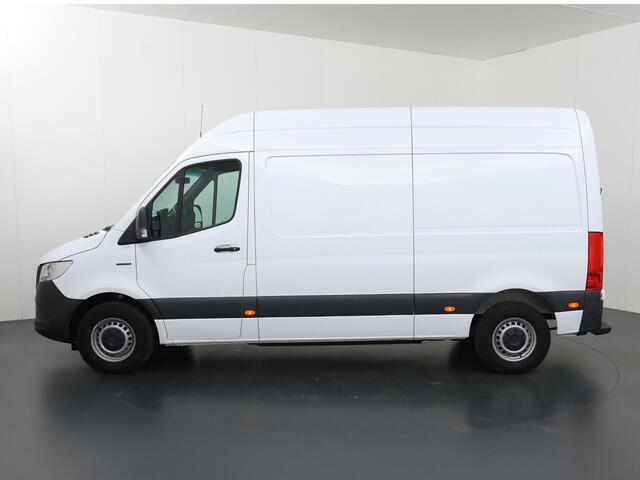 Mercedes-Benz eSprinter L2 H2 | 55 kWh | Parkeercamera | Bluetooth | Stoelverwarming | Keyless Go | Certified