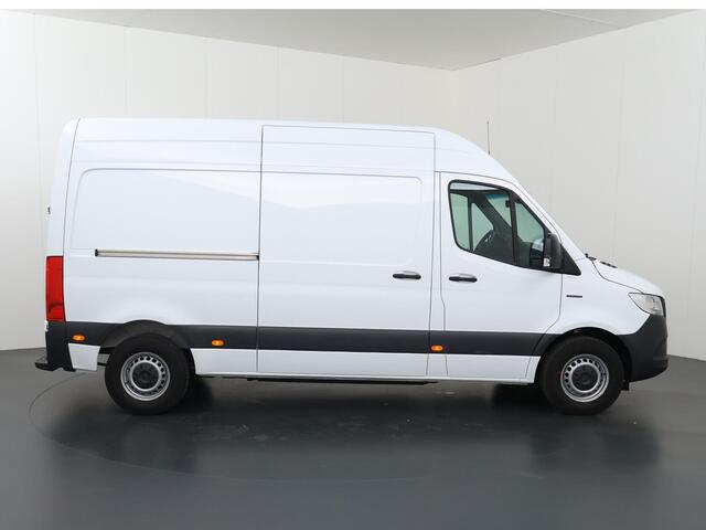 Mercedes-Benz eSprinter L2 H2 | 55 kWh | Parkeercamera | Bluetooth | Stoelverwarming | Keyless Go | Certified