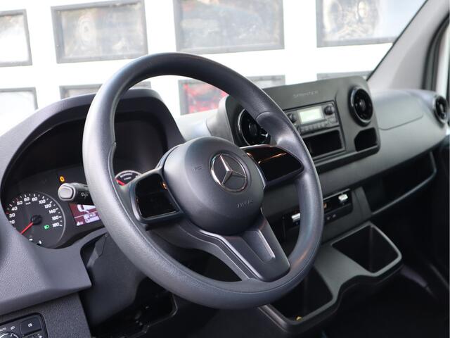 Mercedes-Benz eSprinter eSprinter 55 kWh 100% Elektrisch L2H2 - Camera - Airco