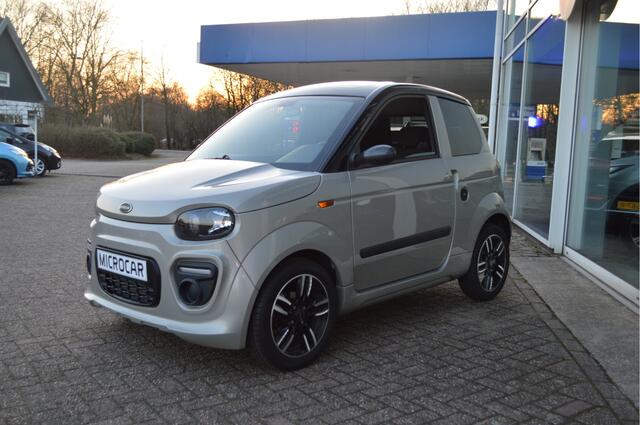 Microcar M.GO Brommobiel 6 Plus | Stuurbekrachtiging | Airco | Easy Park