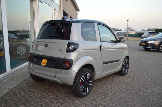 Microcar M.GO Brommobiel 6 Plus | Stuurbekrachtiging | Airco | Easy Park