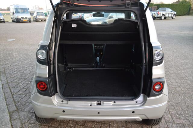 Microcar M.GO Brommobiel 6 Plus | Stuurbekrachtiging | Airco | Easy Park