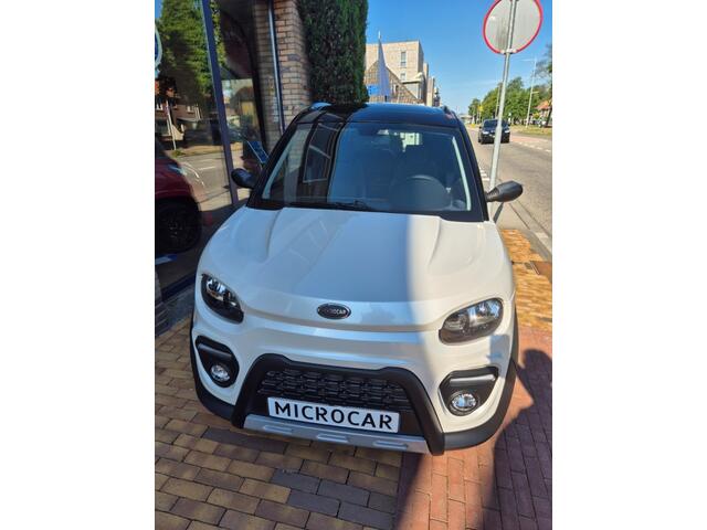 Microcar M.GO 6 X SUN ALS NIEUW MET AIRCO + STUURBEKRACHTIGING