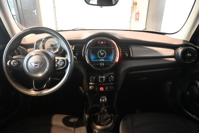 Mini COOPER Mini 1.5 Airco Navigatie LED Rijklaarprijs Inruil Mogelijk!